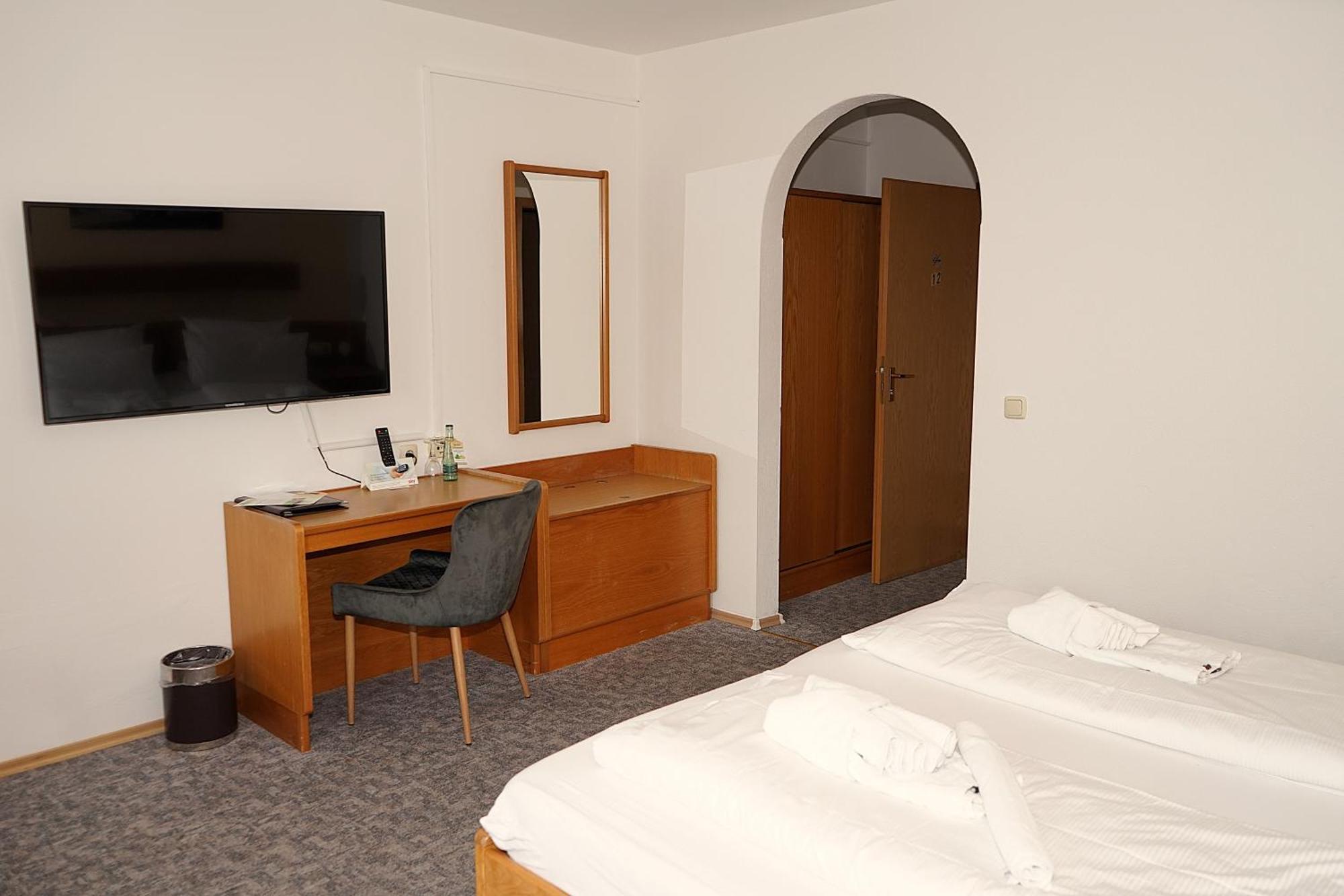 Gasthaus Und Landhotel Wiedmann Eresing Exterior photo